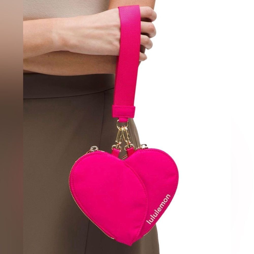 Lululemon Dual Pouch Wristlet Heart Passionate / Passionate / Gold - Picture 5 of 9